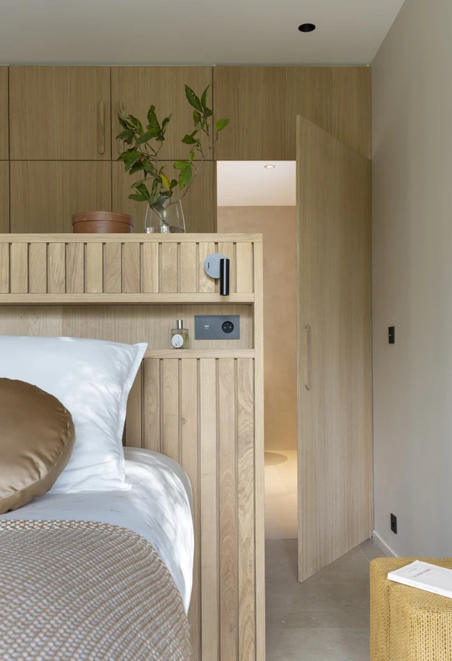 Accès salle de bain depuis la suite parentale